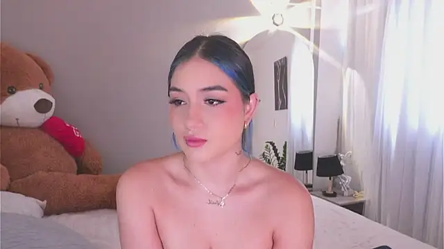 AnnyHizzle online show from October 23, 3:21 pm