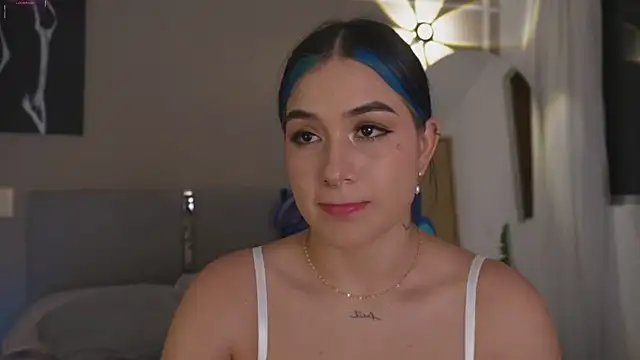 AnnyHizzle online show from December 19, 3:10 am