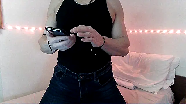 Alexx Fit023 online show from January 1, 8:58 pm