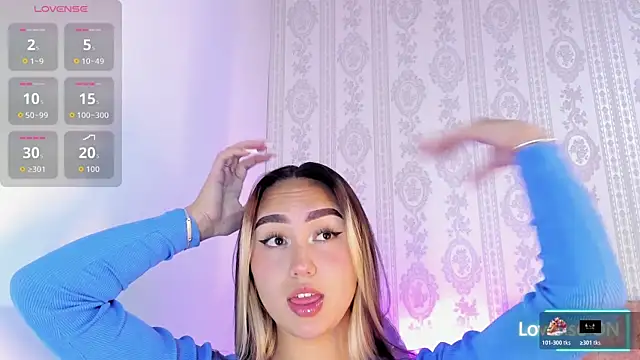 Snapshot of liaa_18 chatting on December 18, 3:44 am liaa 18 online show from December 18, 3:44 am