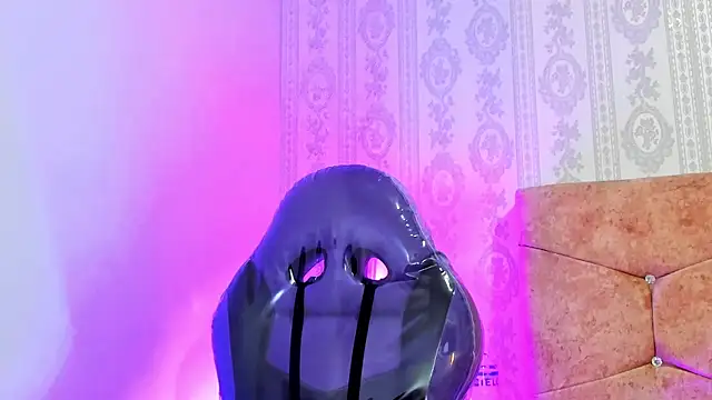 Snapshot of liaa_18 chatting on February 26, 4:12 am liaa 18 online show from February 26, 4:12 am