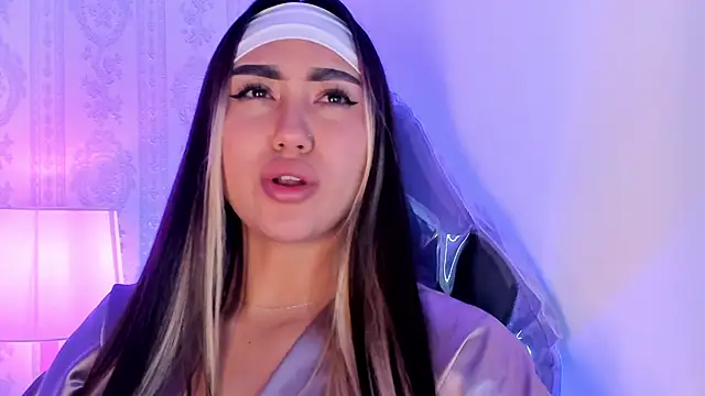 Snapshot of liaa_18 chatting on February 19, 7:16 am liaa 18 online show from February 19, 7:16 am