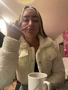 liaa 18 online show from February 19, 4:44 am