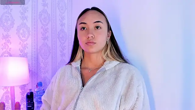 Snapshot of liaa_18 chatting on October 24, 3:05 am liaa 18 online show from October 24, 3:05 am