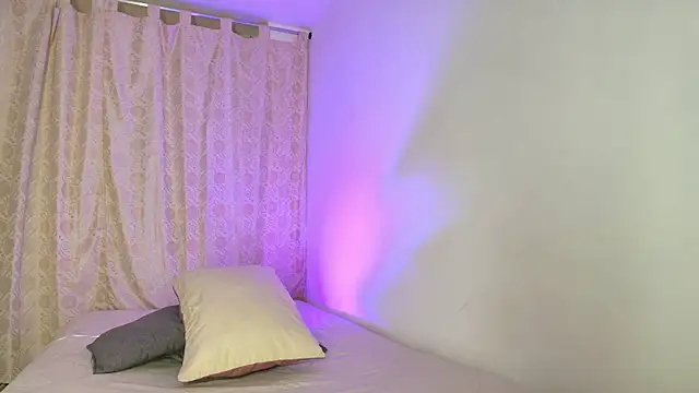 Tinny and Candy online show from April 8, 1:01 pm