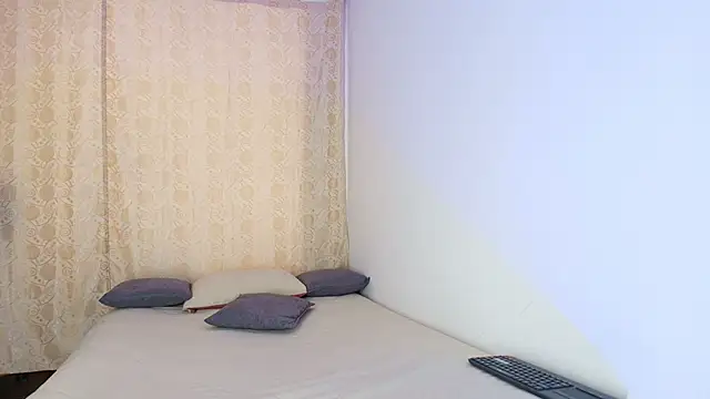 Tinny and Candy online show from February 12, 7:02 pm