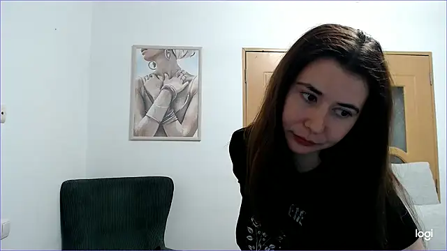 Snapshot of VioletaFlower7 chatting on October 28, 9:19 am VioletaFlower7 online show from October 28, 9:19 am