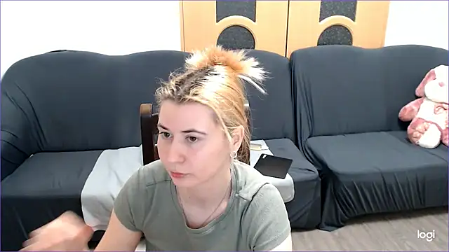 VioletaFlower7 online show from March 15, 9:38 pm