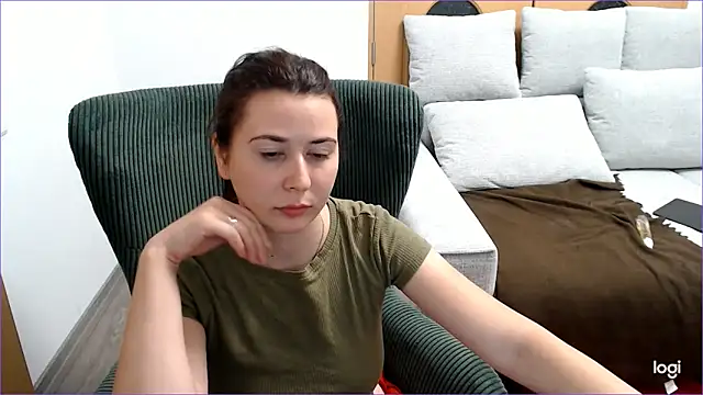 VioletaFlower7 online show from September 21, 7:52 pm