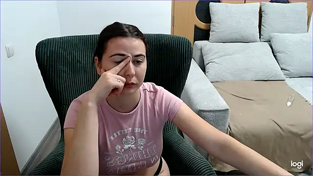 Snapshot of VioletaFlower7 chatting on October 20, 4:40 pm VioletaFlower7 online show from October 20, 4:40 pm