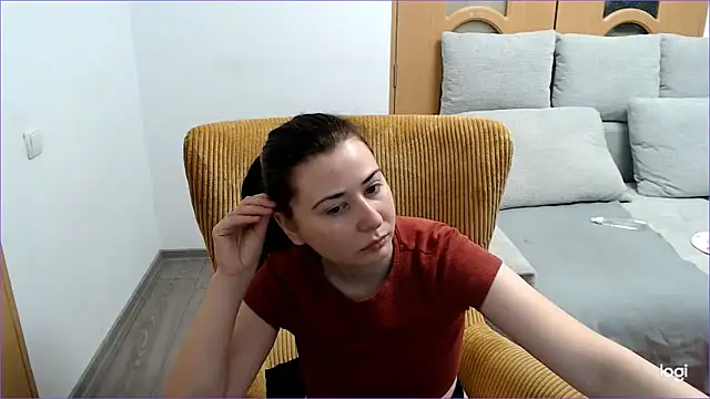 VioletaFlower7 online show from April 14, 9:58 am