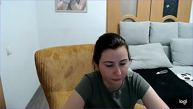 VioletaFlower7 online show from April 6, 7:48 pm