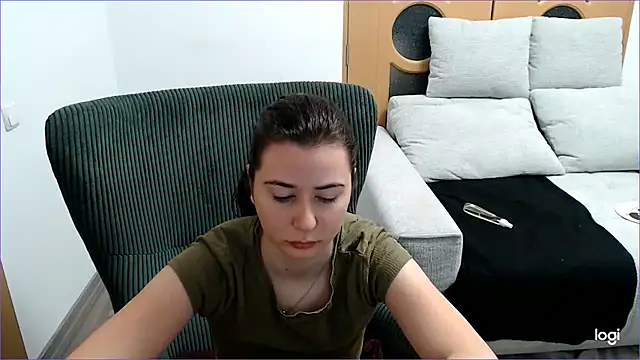 Snapshot of VioletaFlower7 chatting on November 28, 8:47 am VioletaFlower7 online show from November 28, 8:47 am