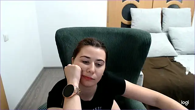 Snapshot of VioletaFlower7 chatting on October 28, 10:20 pm VioletaFlower7 online show from October 28, 10:20 pm