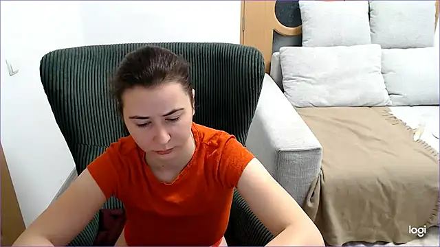 Snapshot of VioletaFlower7 chatting on November 30, 8:26 am VioletaFlower7 online show from November 30, 8:26 am