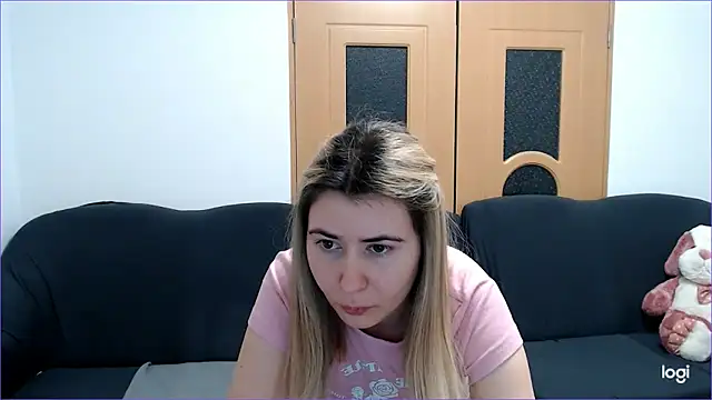 VioletaFlower7 online show from March 18, 6:39 pm