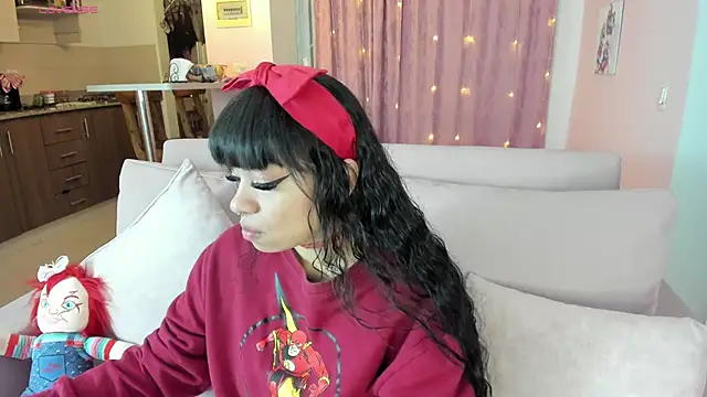 Snapshot of zoesullivan chatting on January 12, 10:02 am zoesullivan online show from January 12, 10:02 am