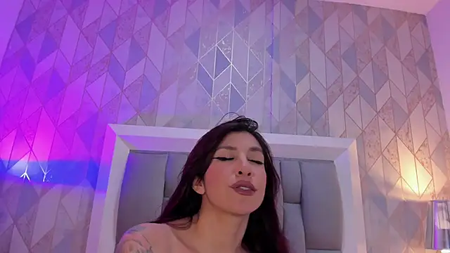 Ginger Violetta  online show from May 26, 7:34 pm