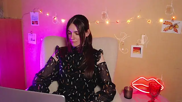 Snapshot of Wonder_woman24 chatting on September 20, 6:24 pm Wonder woman24 online show from September 20, 6:24 pm