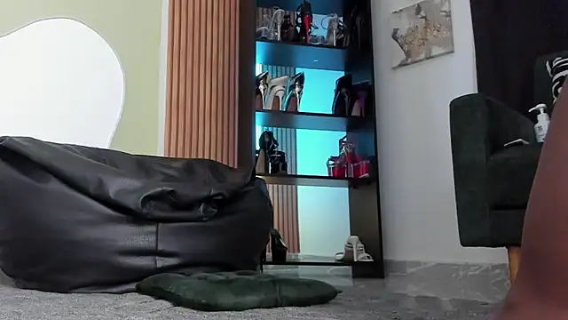 mia backer online show from March 20, 12:22 am