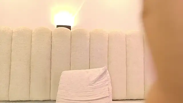 Juliabadlee online show from March 11, 11:10 pm