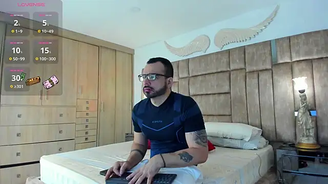 petterwilly1 online show from September 22, 3:07 pm