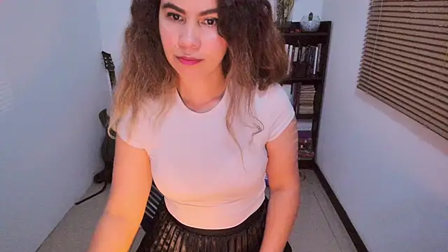 gigi stephans online show from April 5, 1:56 am