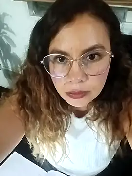 gigi stephans online show from April 8, 2:57 am