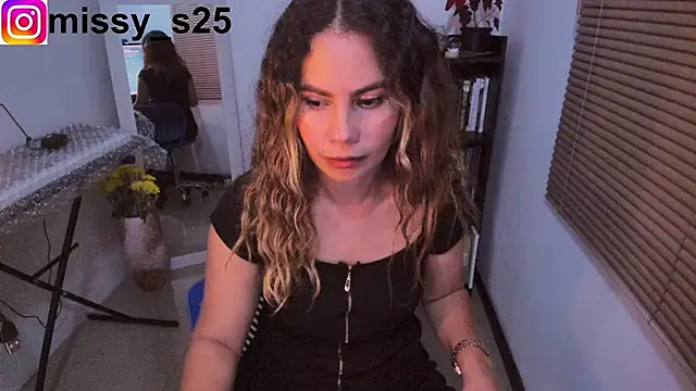 gigi stephans online show from January 8, 1:55 am