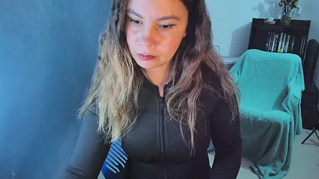 gigi stephans online show from June 25, 1:47 am