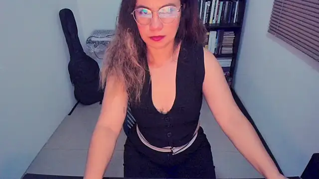 gigi stephans online show from May 26, 1:47 am