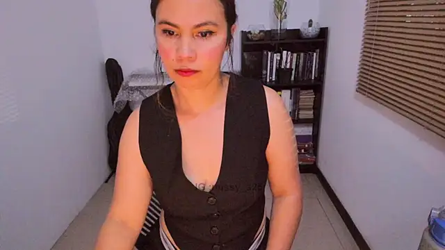 gigi stephans online show from April 6, 1:56 am