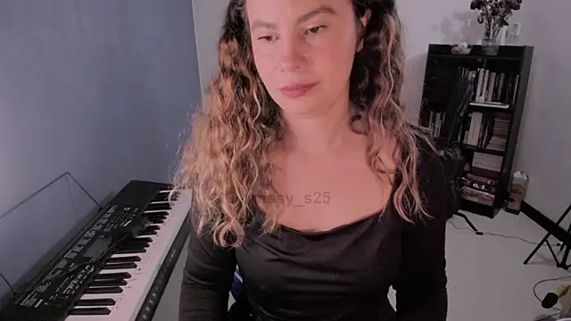 gigi stephans online show from July 15, 2:29 am