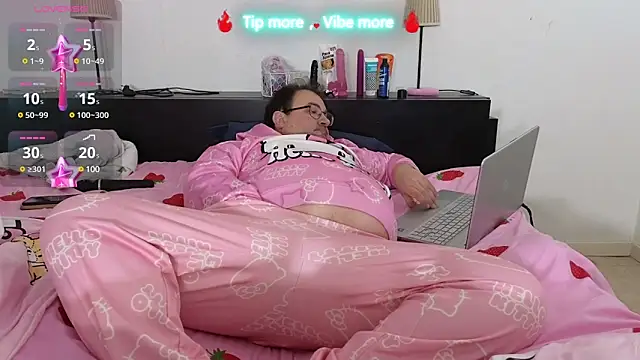 iammtheniceguy online show from March 15, 9:16 pm