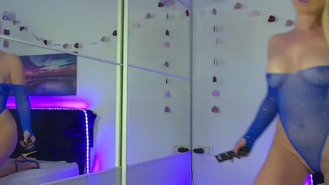 EmaCourtis online show from March 1, 8:58 am