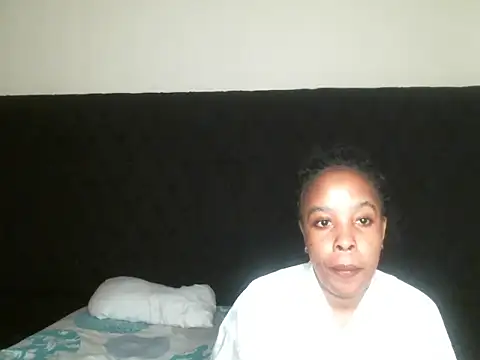 Snapshot of R-thequeen chatting on September 22, 9:21 pm R-thequeen online show from September 22, 9:21 pm