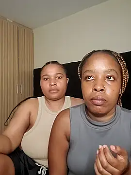 R-thequeen online show from April 10, 11:50 am