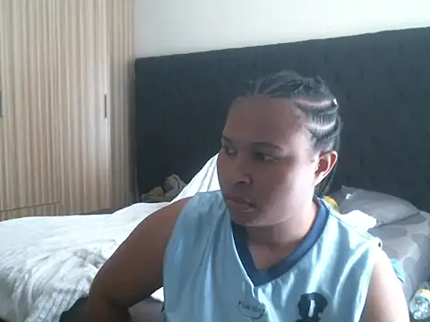 R-thequeen online show from November 17, 10:52 am