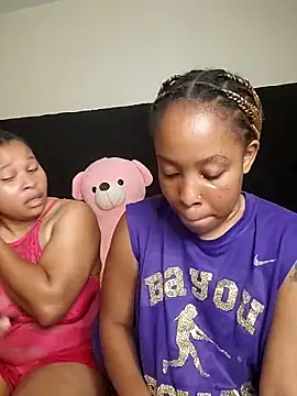 R-thequeen online show from April 18, 11:34 am