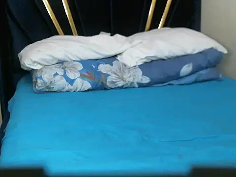 Snapshot of petite_12 chatting on October 8, 7:32 am petite 12 online show from October 8, 7:32 am