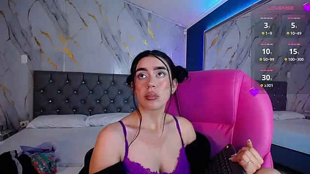 Snapshot of Julieta_De_Los_Angeles chatting on January 28, 10:02 am Julieta De Los Angeles online show from January 28, 10:02 am