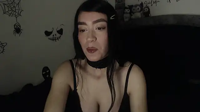 Julieta De Los Angeles online show from January 15, 10:24 pm