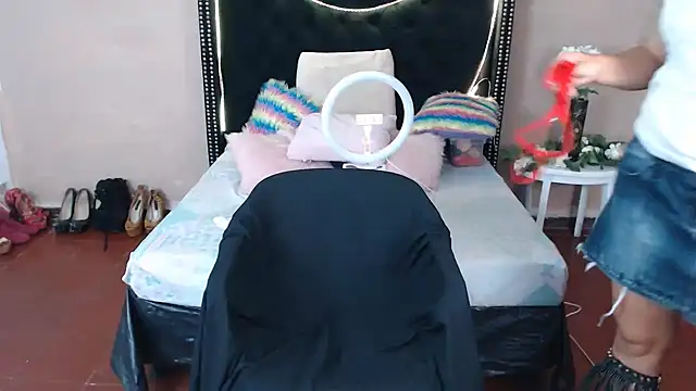 Snapshot of VioletaaaSlave chatting on October 18, 11:12 am VioletaaaSlave online show from October 18, 11:12 am