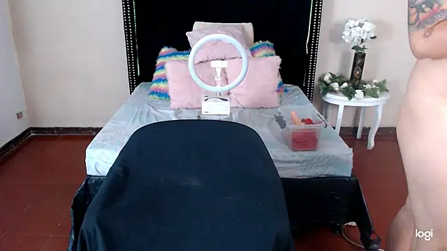 Snapshot of VioletaaaSlave chatting on September 11, 11:43 am VioletaaaSlave online show from September 11, 11:43 am