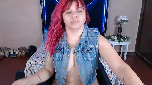 Snapshot of VioletaaaSlave chatting on July 15, 11:28 am VioletaaaSlave online show from July 15, 11:28 am