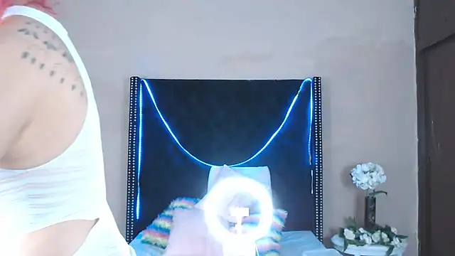 Snapshot of VioletaaaSlave chatting on November 23, 10:58 am VioletaaaSlave online show from November 23, 10:58 am