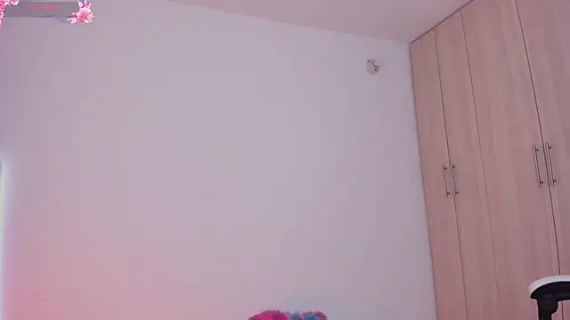 Snapshot of liaqueen610 chatting on February 7, 11:55 pm liaqueen610 online show from February 7, 11:55 pm