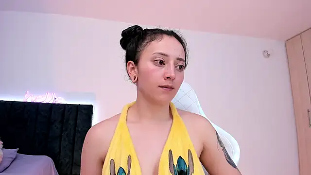 Snapshot of liaqueen610 chatting on March 11, 5:02 am liaqueen610 online show from March 11, 5:02 am