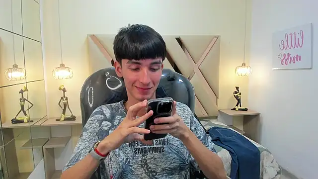 Snapshot of Jake_evans chatting on December 15, 3:40 pm Jake evans online show from December 15, 3:40 pm