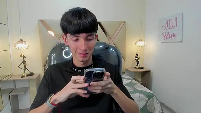 Snapshot of Jake_evans chatting on December 17, 7:52 pm Jake evans online show from December 17, 7:52 pm